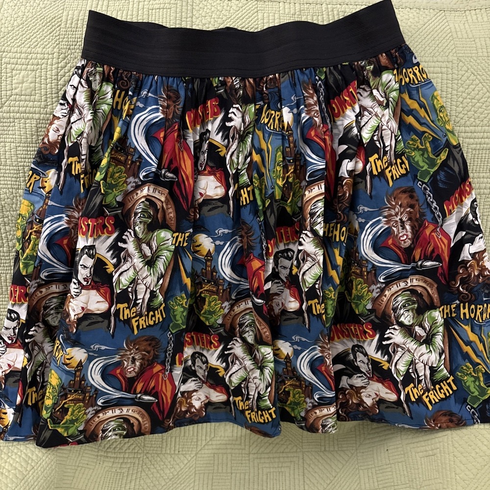 HEMET Classic Horror Monsters Skirt Large Dracula Frankenstein Mummy Halloween